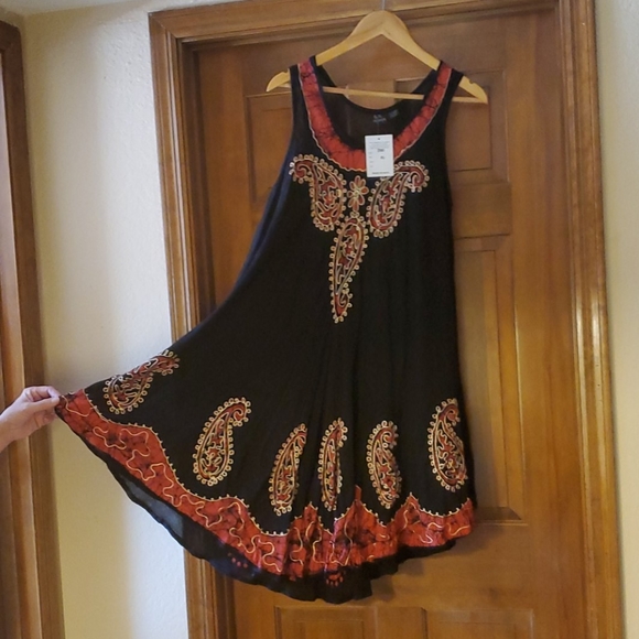 Dress - Picture 2 of 3